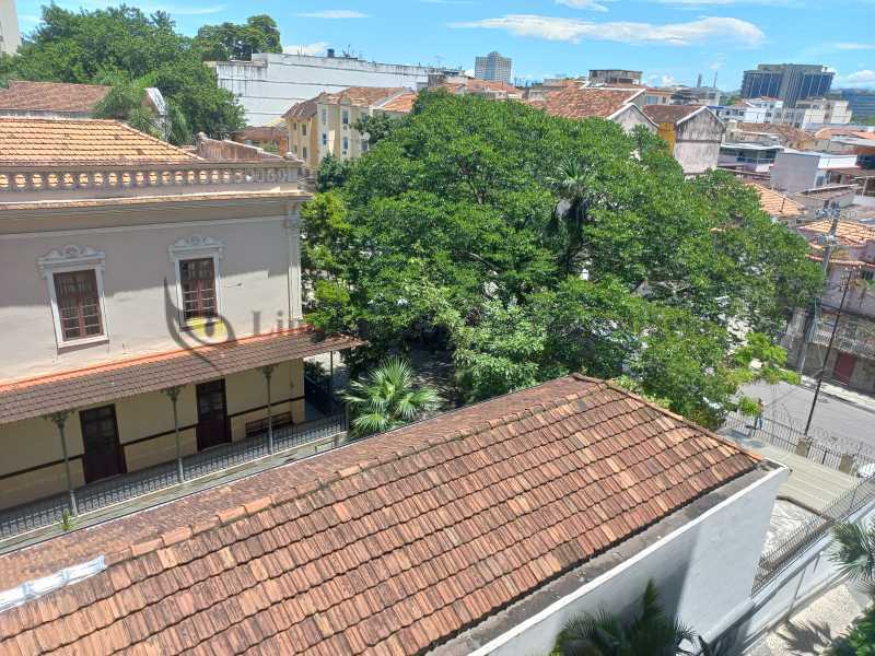 Apartamento à venda com 2 quartos, 76m² - Foto 26