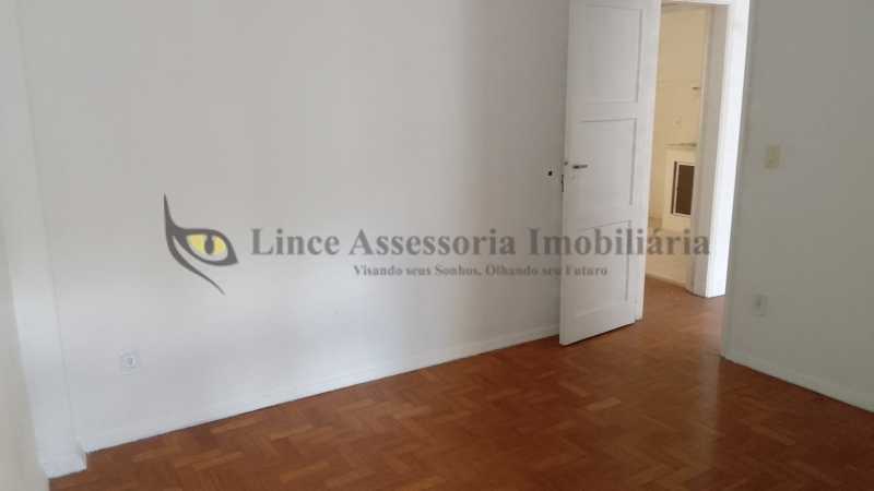 Apartamento à venda com 3 quartos, 116m² - Foto 9