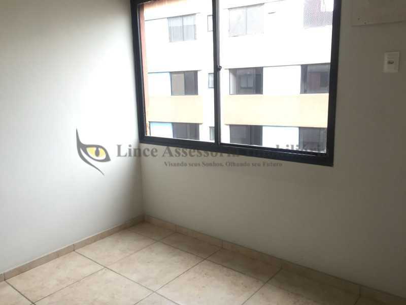 Apartamento à venda com 3 quartos, 82m² - Foto 9