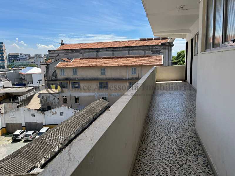 Apartamento à venda com 2 quartos, 68m² - Foto 24