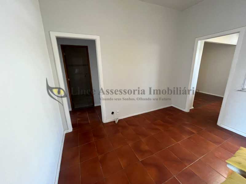 Apartamento à venda com 2 quartos, 68m² - Foto 8