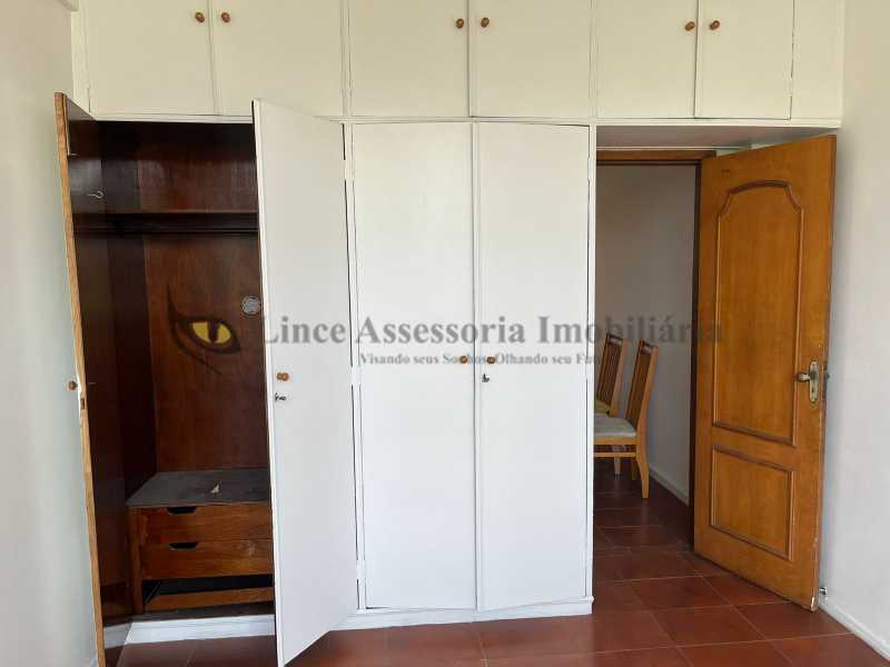 Apartamento à venda com 2 quartos, 68m² - Foto 5