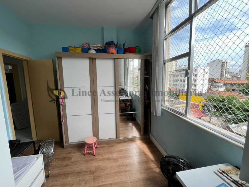 Apartamento à venda com 2 quartos, 70m² - Foto 13