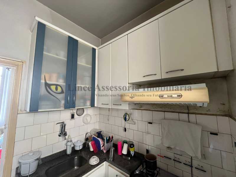 Apartamento à venda com 2 quartos, 70m² - Foto 18