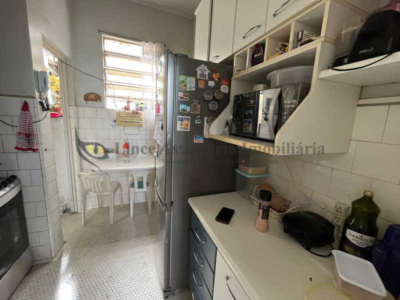 Apartamento à venda com 2 quartos, 70m² - Foto 17