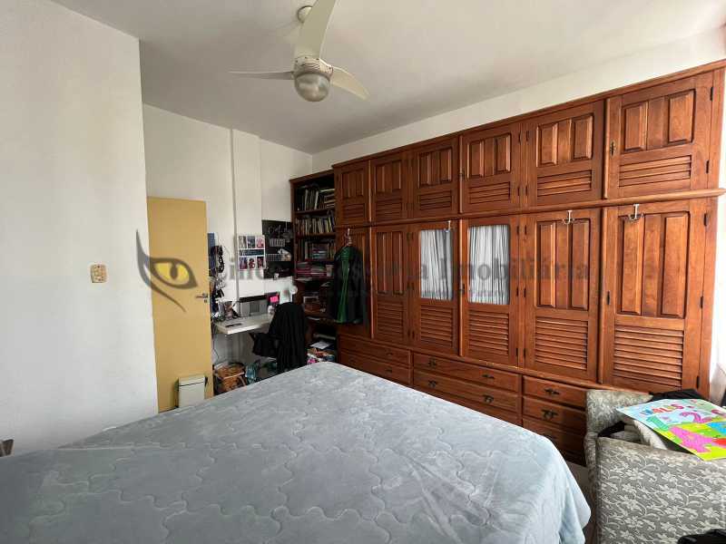 Apartamento à venda com 2 quartos, 70m² - Foto 9