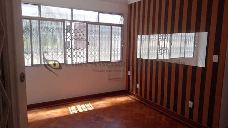 Apartamento à venda com 2 quartos, 75m² - Foto 3