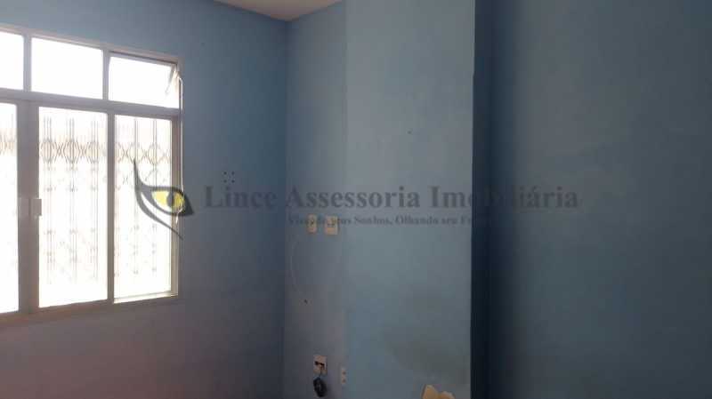 Apartamento à venda com 2 quartos, 75m² - Foto 11