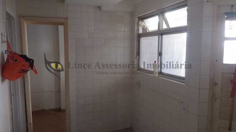 Apartamento à venda com 2 quartos, 75m² - Foto 21