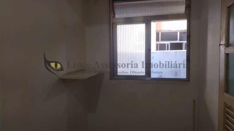 Apartamento à venda com 2 quartos, 75m² - Foto 23