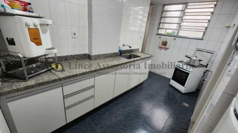 Apartamento à venda com 3 quartos, 130m² - Foto 13