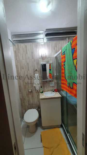 Apartamento à venda com 2 quartos, 75m² - Foto 14