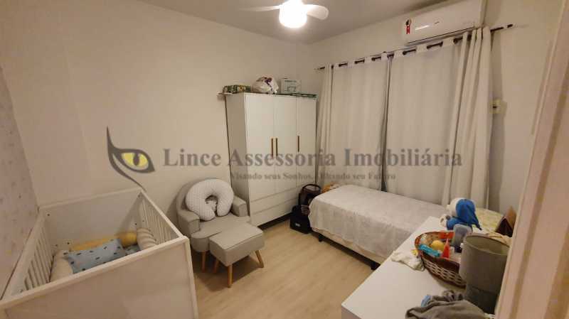 Apartamento à venda com 2 quartos, 75m² - Foto 13