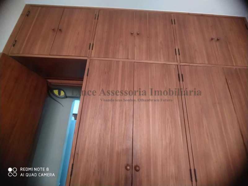 Apartamento à venda com 2 quartos, 64m² - Foto 8