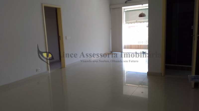 Apartamento à venda com 2 quartos, 102m² - Foto 3