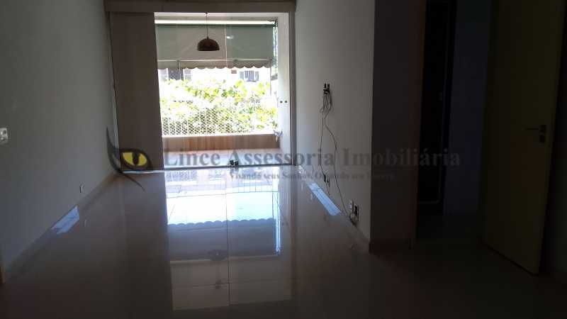 Apartamento à venda com 2 quartos, 102m² - Foto 4