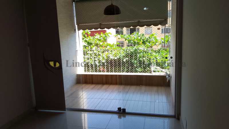 Apartamento à venda com 2 quartos, 102m² - Foto 1