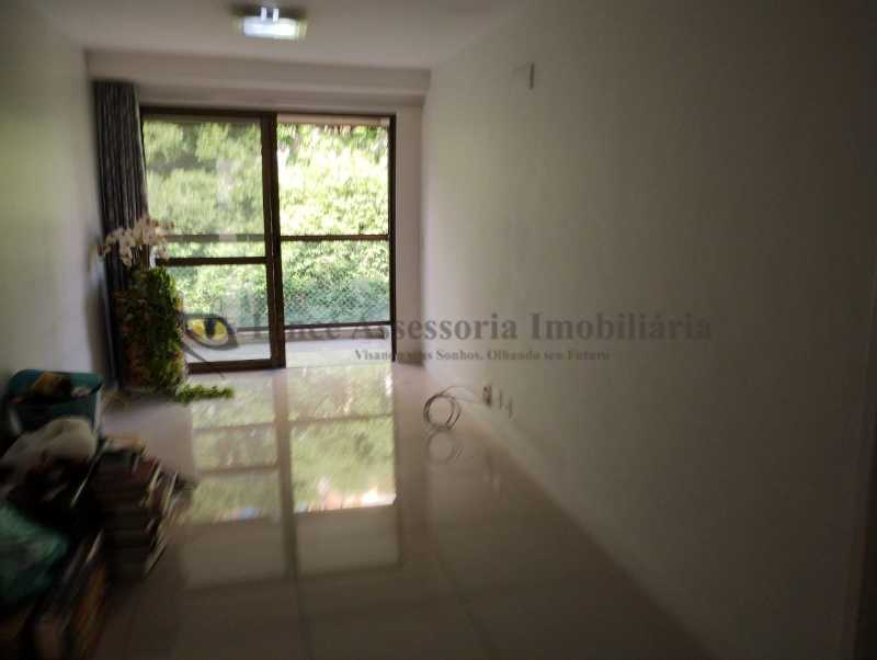 Apartamento à venda com 2 quartos, 82m² - Foto 2