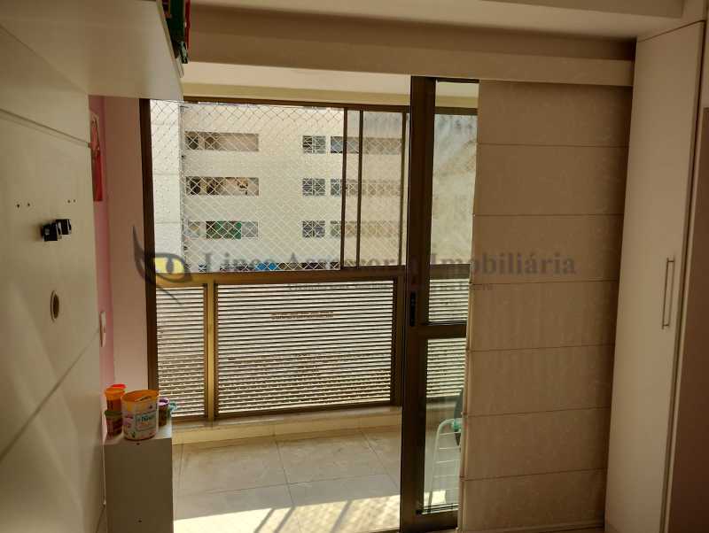 Apartamento à venda com 2 quartos, 82m² - Foto 3