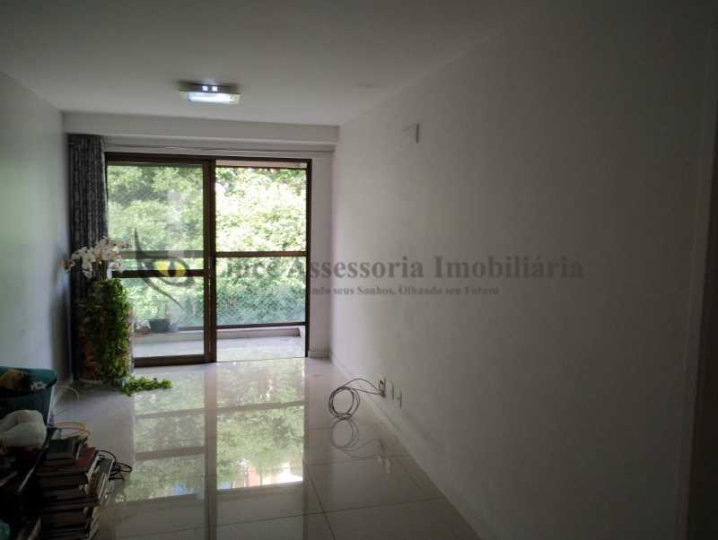 Apartamento à venda com 2 quartos, 82m² - Foto 4