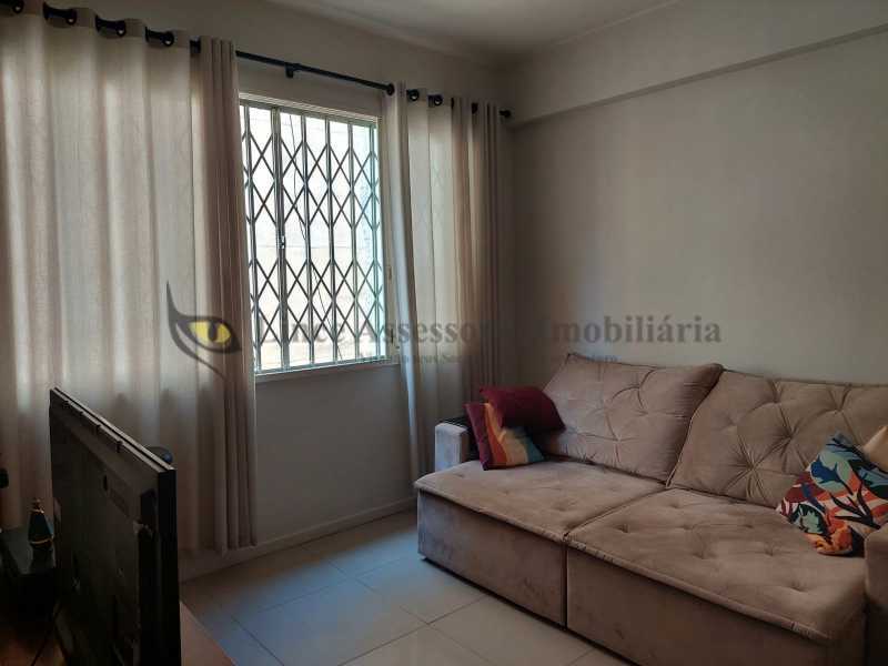 Apartamento à venda com 2 quartos, 73m² - Foto 2