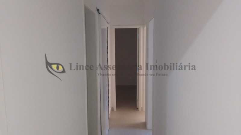 Apartamento à venda com 2 quartos, 70m² - Foto 4