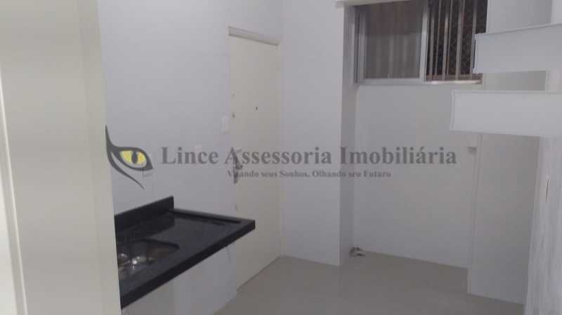 Apartamento à venda com 2 quartos, 70m² - Foto 5