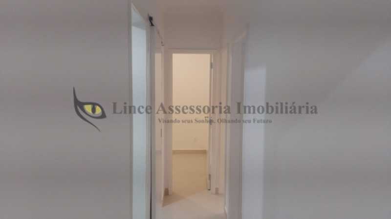 Apartamento à venda com 2 quartos, 70m² - Foto 11