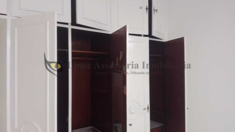 Apartamento à venda com 2 quartos, 70m² - Foto 17