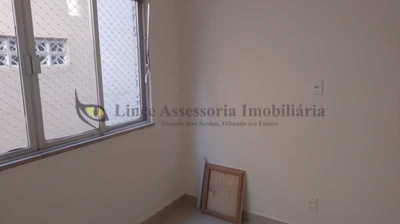 Apartamento à venda com 2 quartos, 70m² - Foto 19