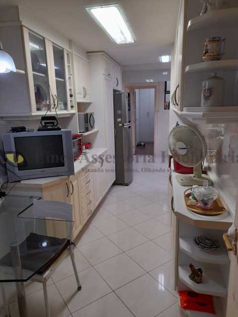 Apartamento à venda com 4 quartos, 140m² - Foto 15