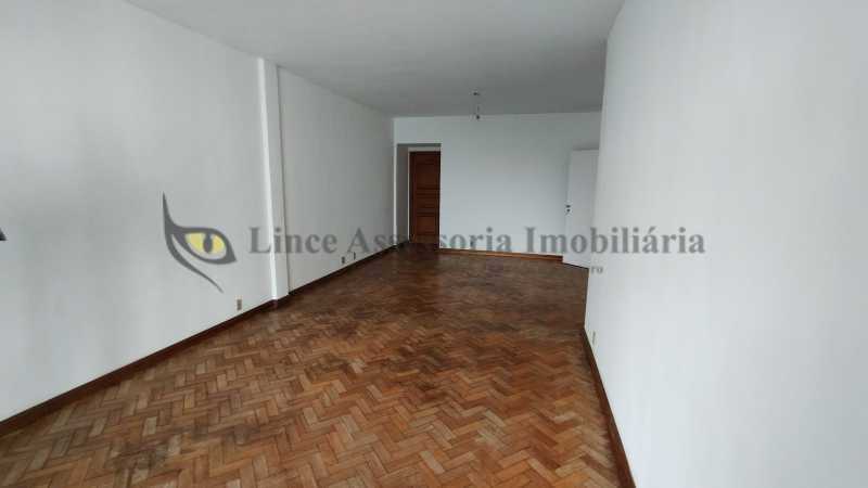 Apartamento à venda com 4 quartos, 160m² - Foto 2