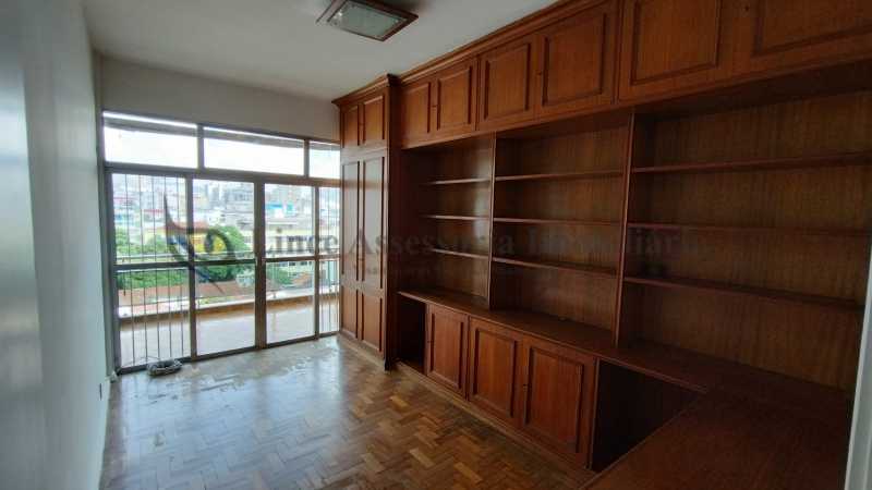 Apartamento à venda com 4 quartos, 160m² - Foto 8