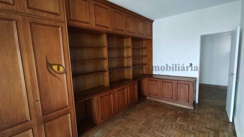 Apartamento à venda com 4 quartos, 160m² - Foto 9