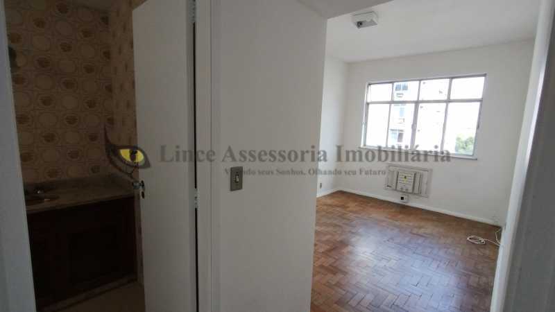 Apartamento à venda com 4 quartos, 160m² - Foto 10