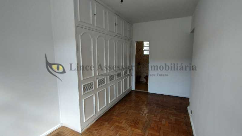 Apartamento à venda com 4 quartos, 160m² - Foto 15