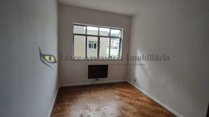 Apartamento à venda com 4 quartos, 160m² - Foto 17