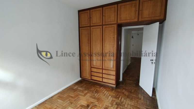 Apartamento à venda com 4 quartos, 160m² - Foto 18