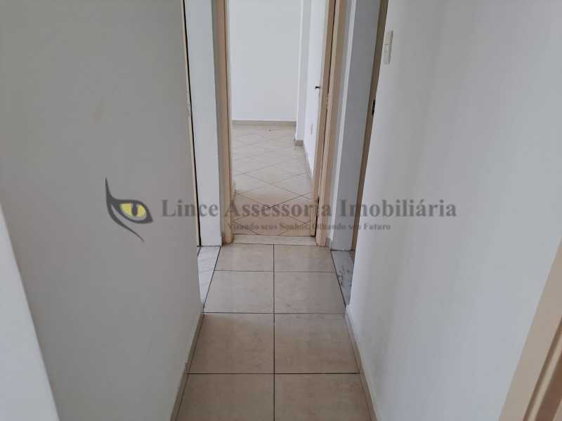 Apartamento à venda com 2 quartos, 80m² - Foto 2