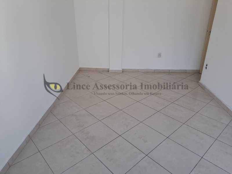 Apartamento à venda com 2 quartos, 80m² - Foto 9