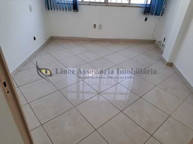 Apartamento à venda com 2 quartos, 80m² - Foto 11