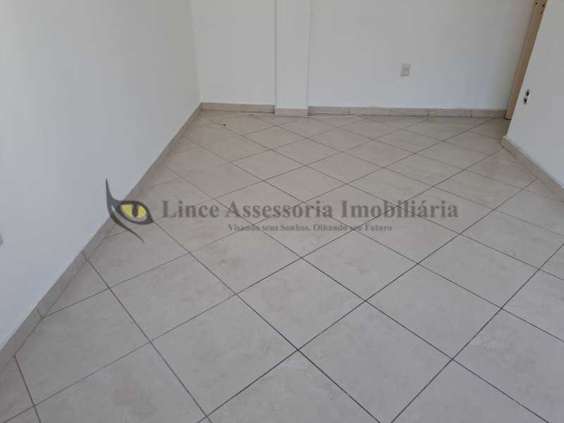 Apartamento à venda com 2 quartos, 80m² - Foto 13