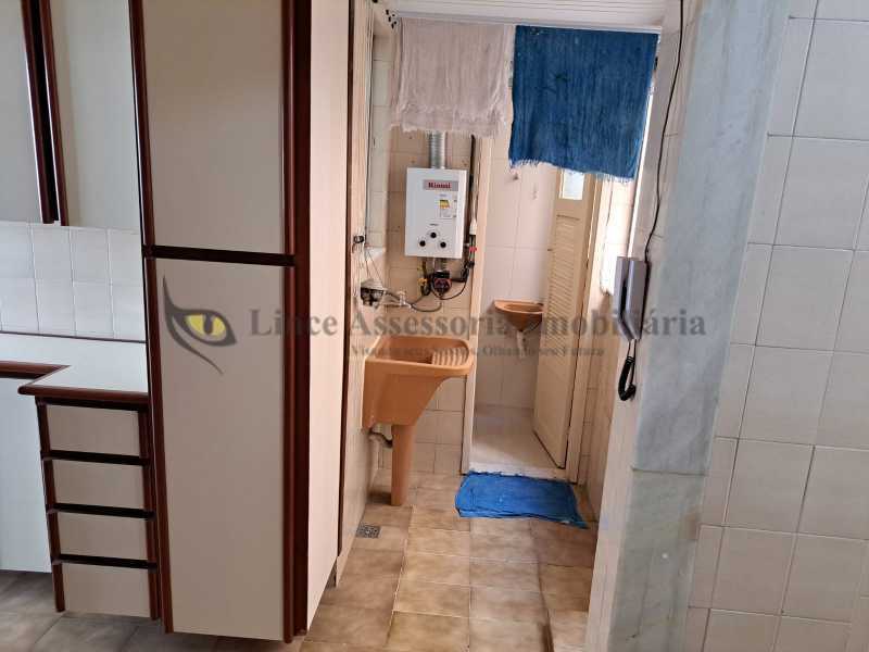 Apartamento à venda com 2 quartos, 80m² - Foto 17