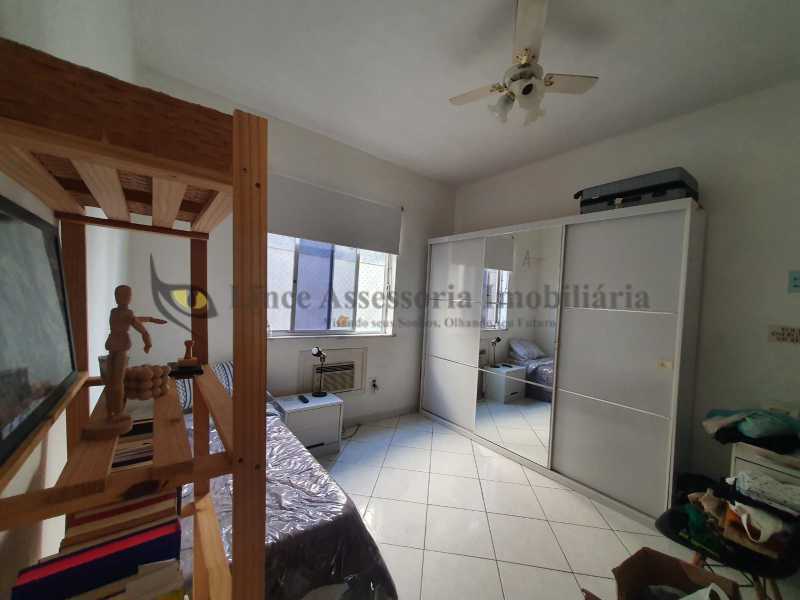 Apartamento à venda com 3 quartos, 120m² - Foto 3