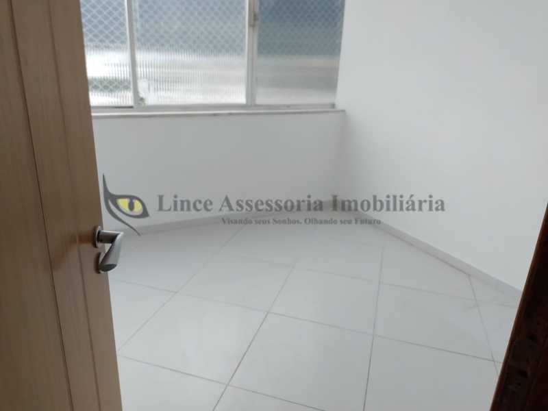 Apartamento à venda com 2 quartos, 60m² - Foto 10