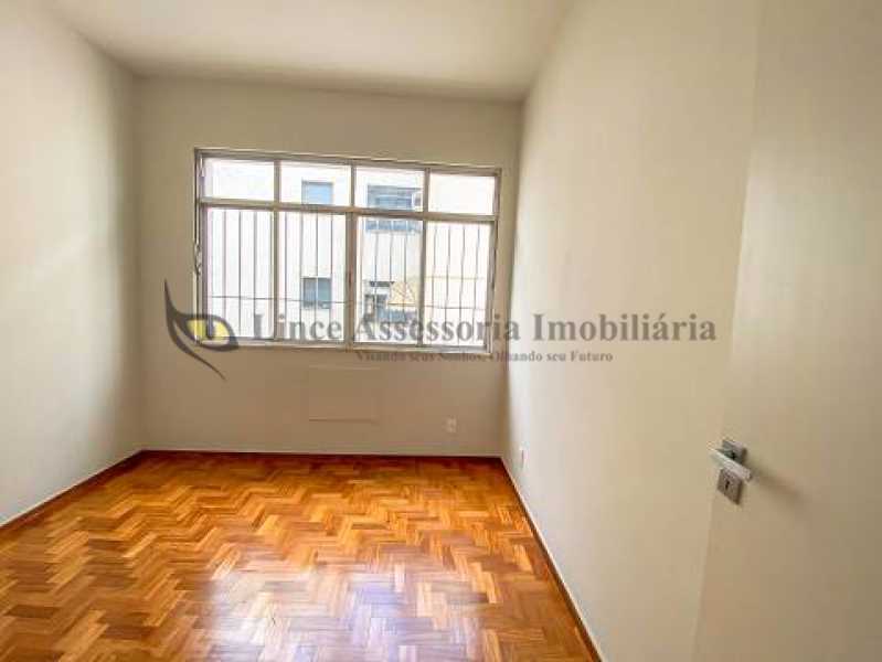 Apartamento à venda com 3 quartos, 84m² - Foto 3