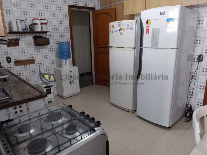 Apartamento à venda com 3 quartos, 155m² - Foto 19