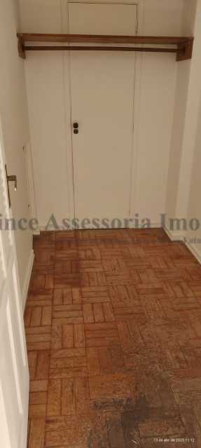 Apartamento à venda com 2 quartos, 70m² - Foto 19