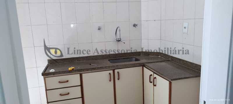 Apartamento à venda com 2 quartos, 70m² - Foto 17