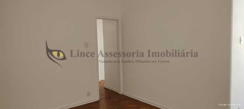 Apartamento à venda com 2 quartos, 70m² - Foto 12